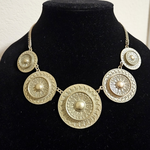 Gold medallion statement necklace - Picture 1 of 8